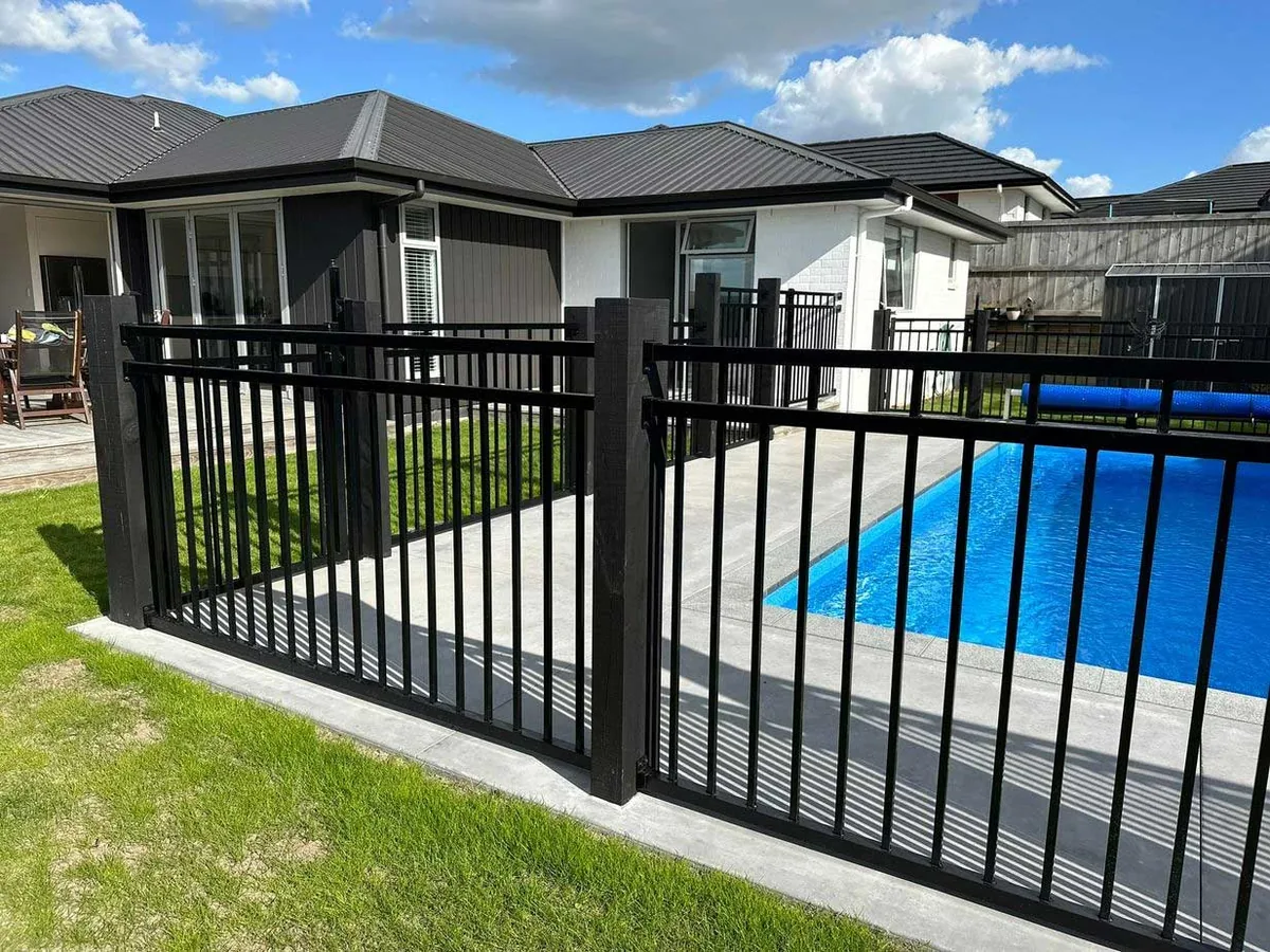 Powder-coated aluminum fence installation in Broward County, Florida by Elite PVC