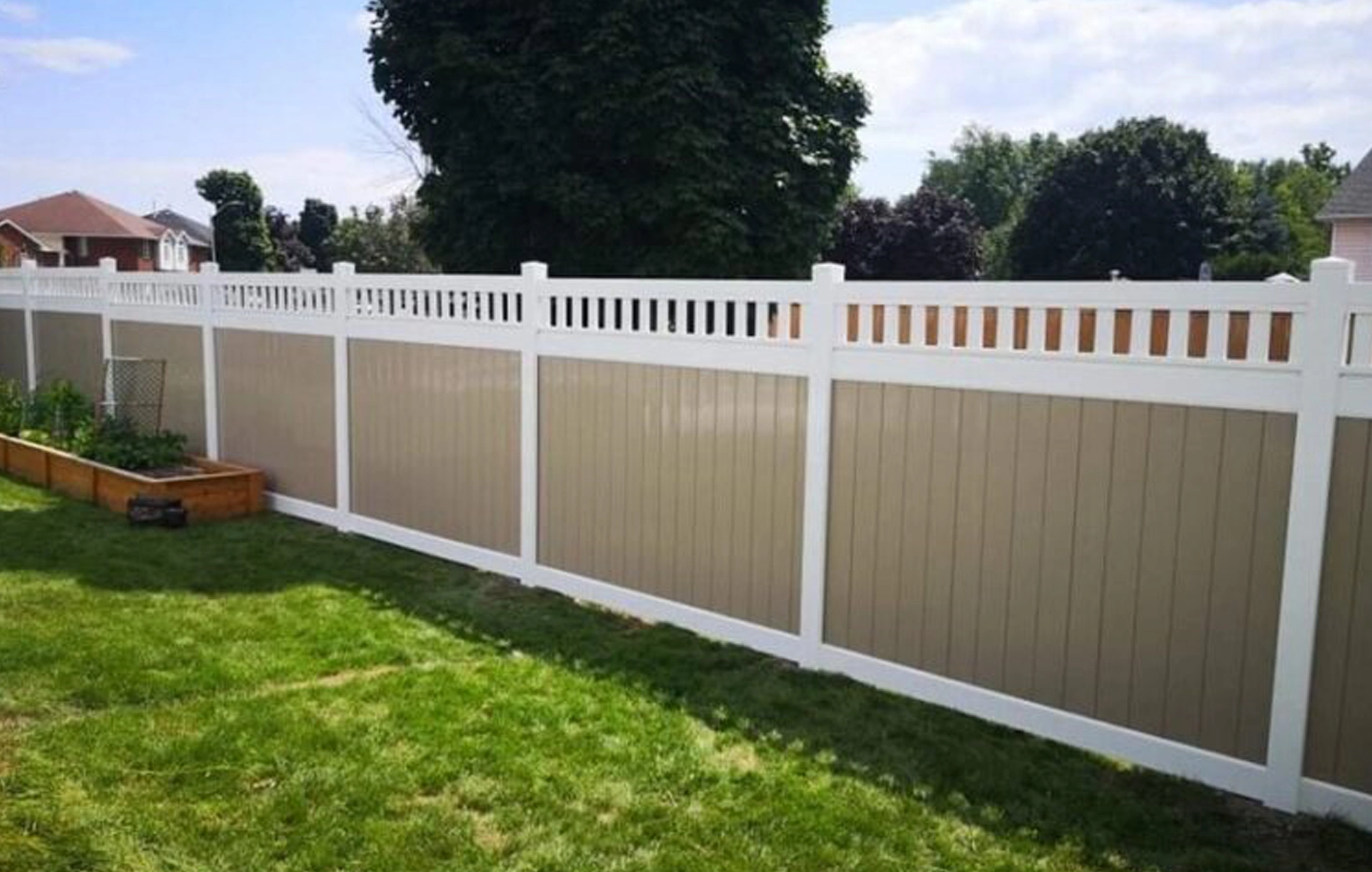 Commercial vinyl privacy fence installation in Southeast Florida